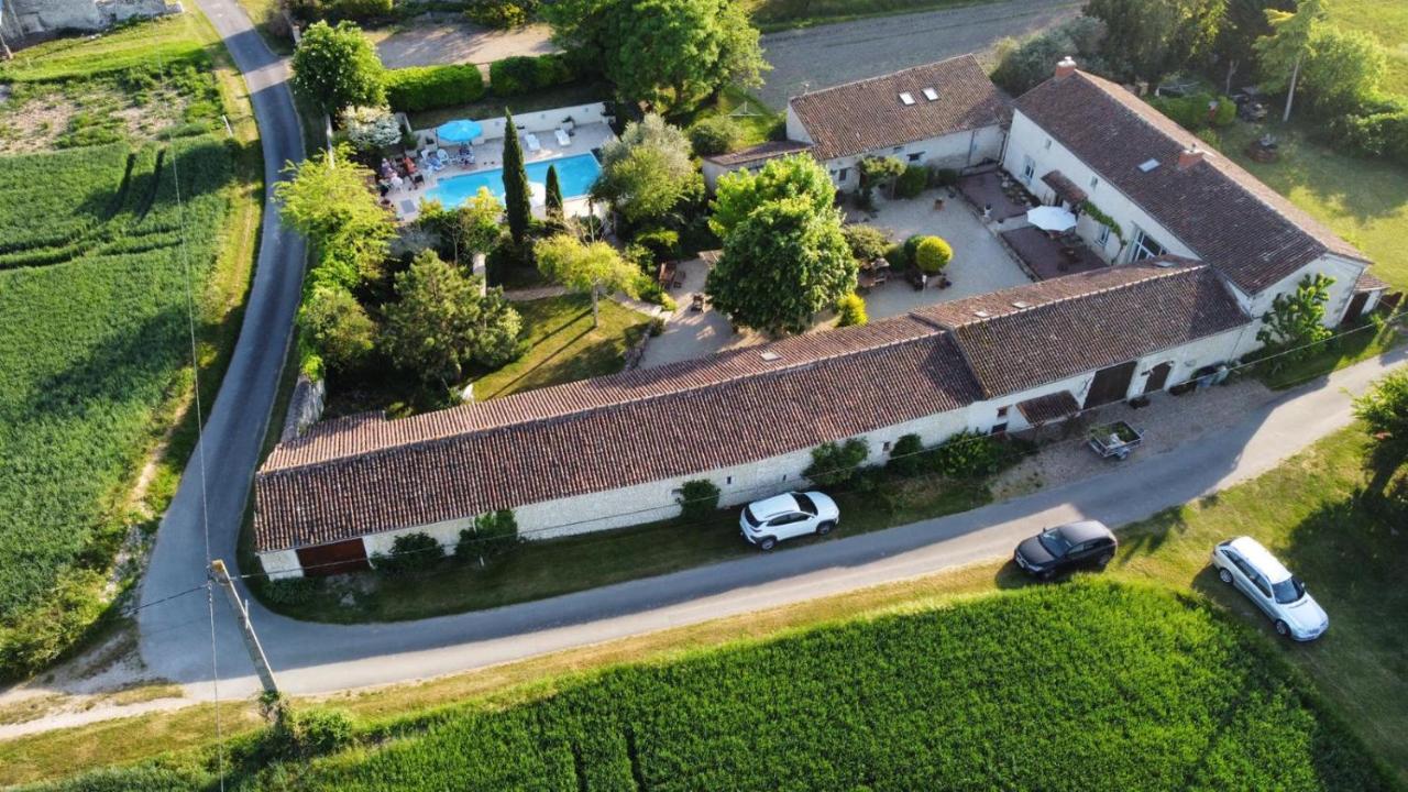 Les Coindries Villa Faye-la-Vineuse Eksteriør billede