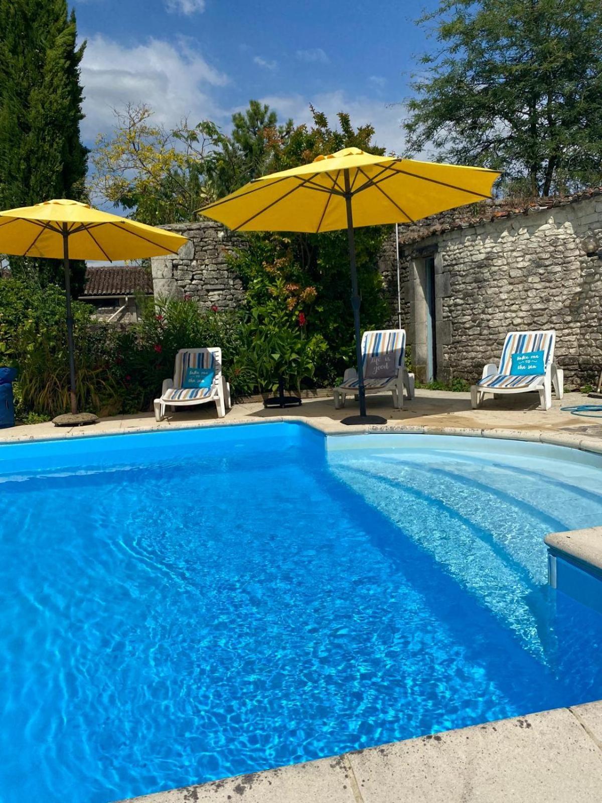 Les Coindries Villa Faye-la-Vineuse Eksteriør billede